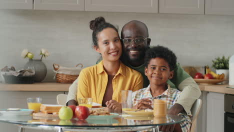 Portrait-of-Joyous-African-American-Family-on-Breakfast-at-Home